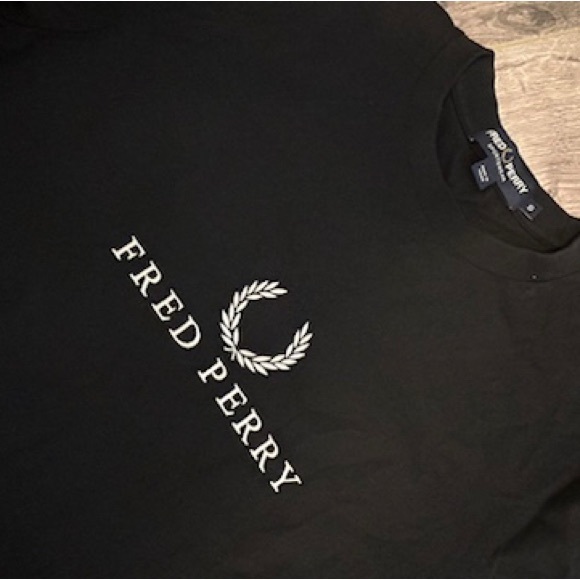 Fred Perry Top - Picture 2 of 2